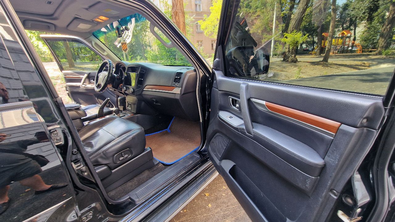 Mitsubishi Pajero - фото 18