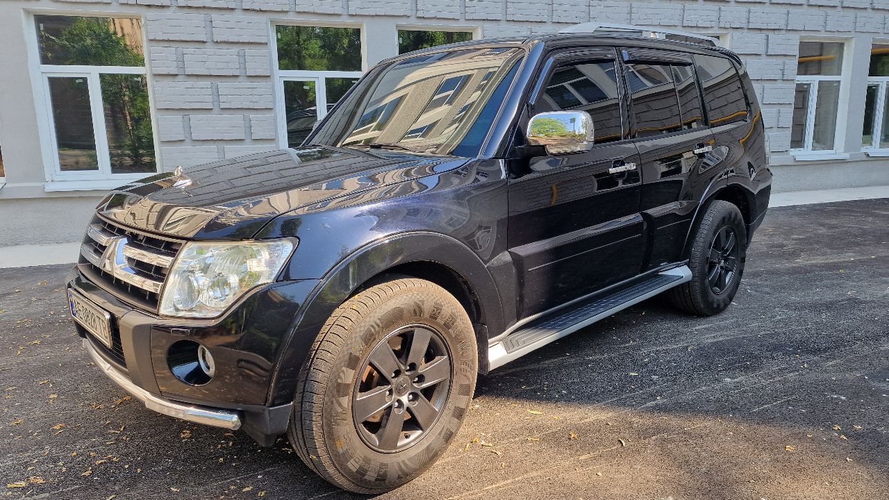 Mitsubishi Pajero - фото 3
