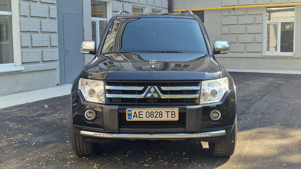 Mitsubishi Pajero - фото 1