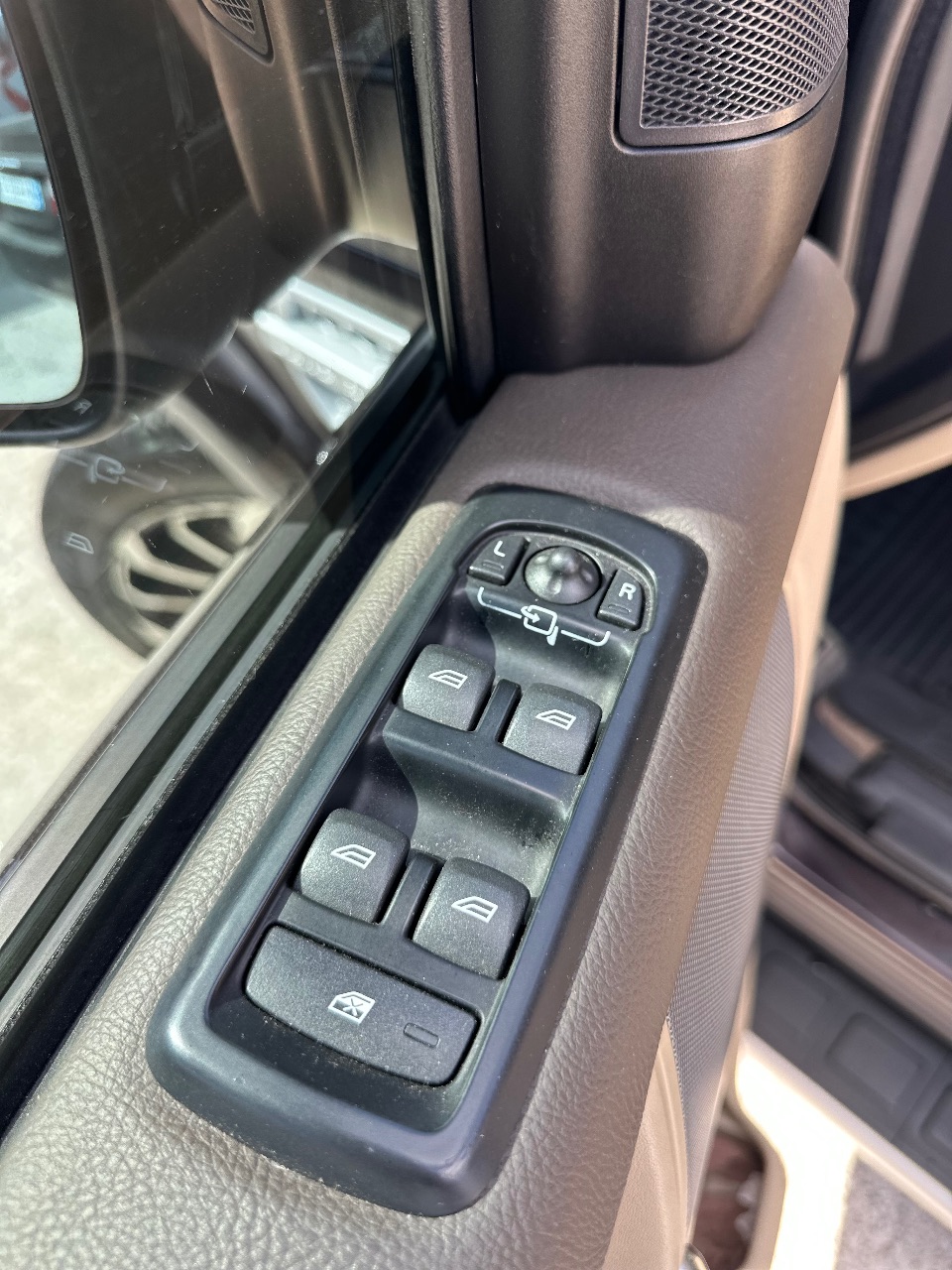 Land Rover Discovery - фото 11