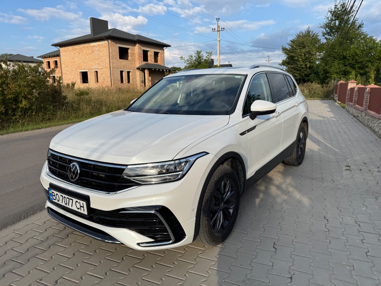 Volkswagen Tiguan R - фото 3