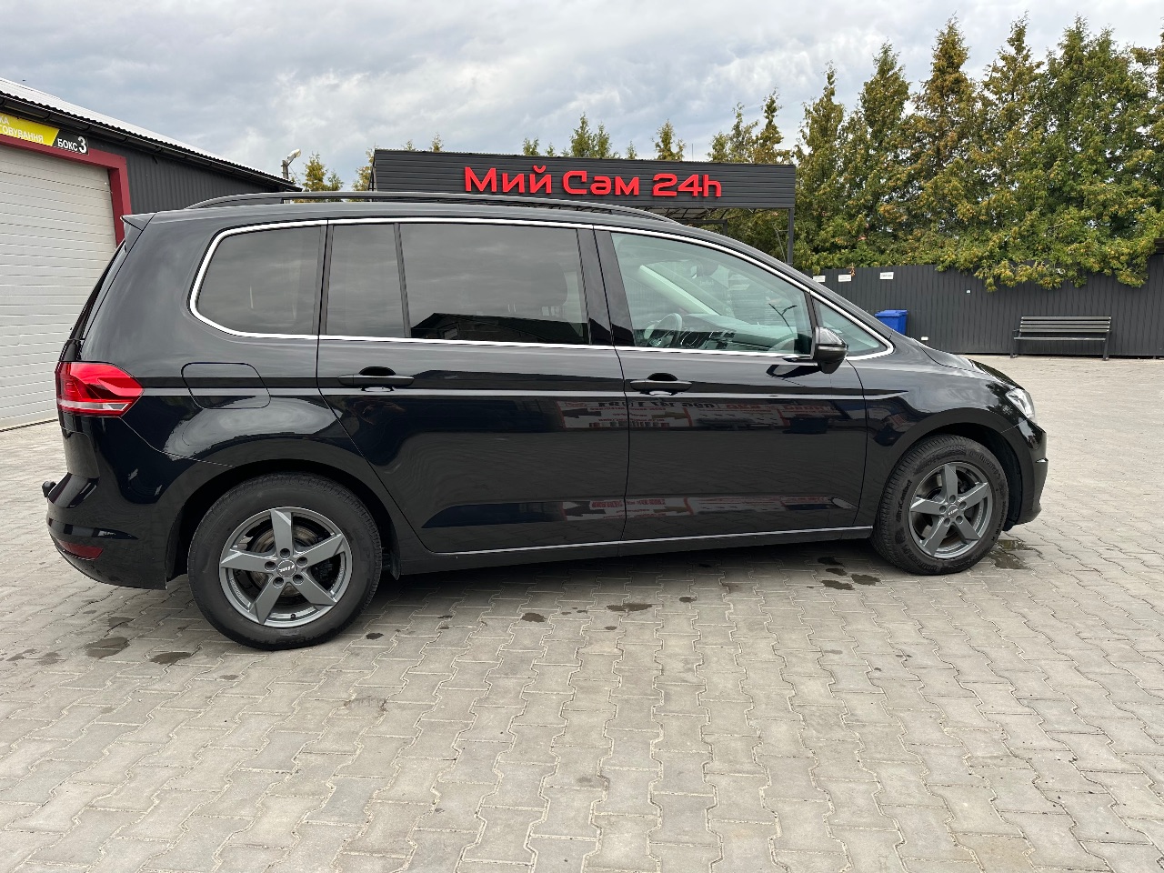 Volkswagen Touran - фото 9