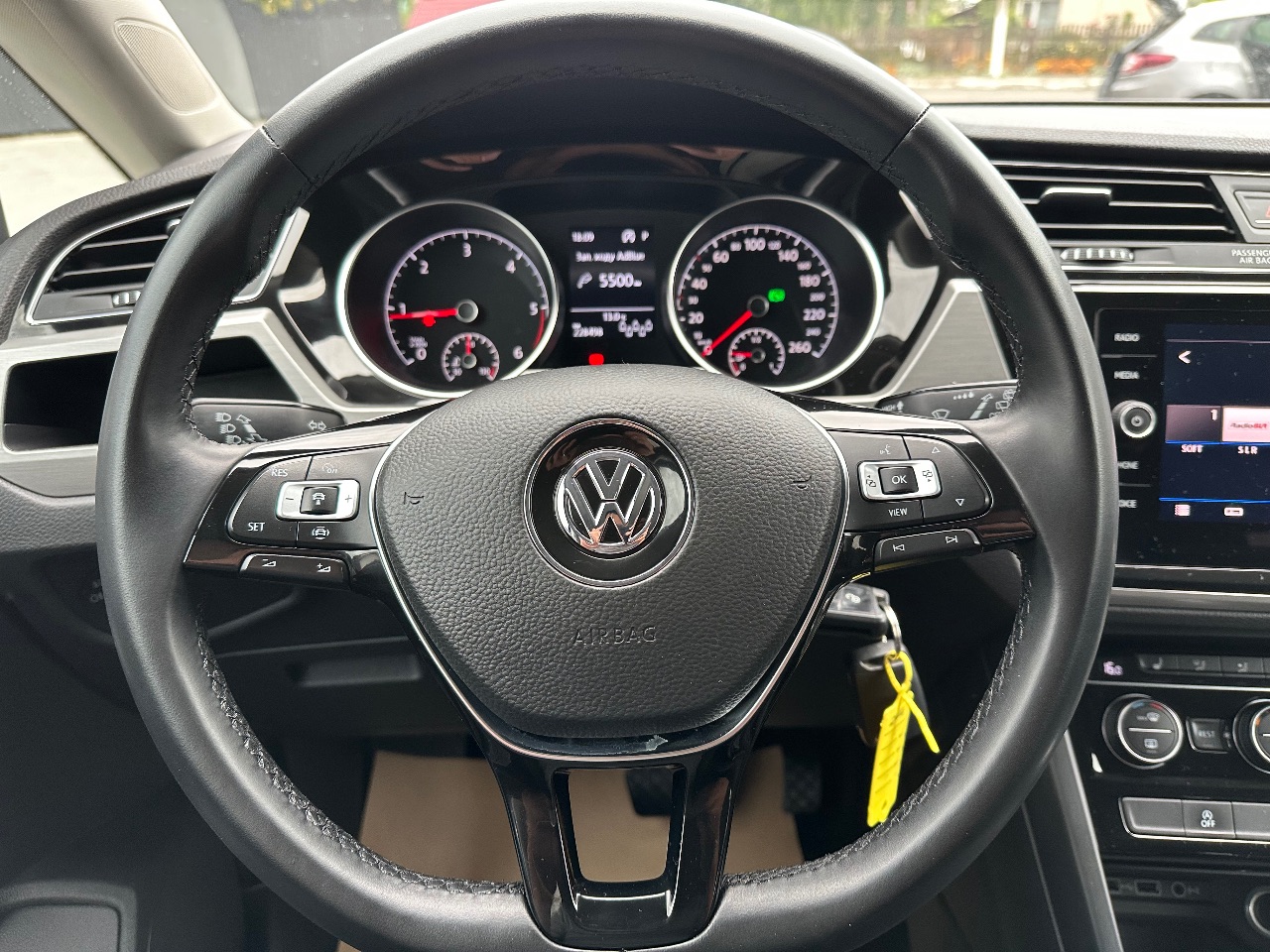 Volkswagen Touran - фото 47