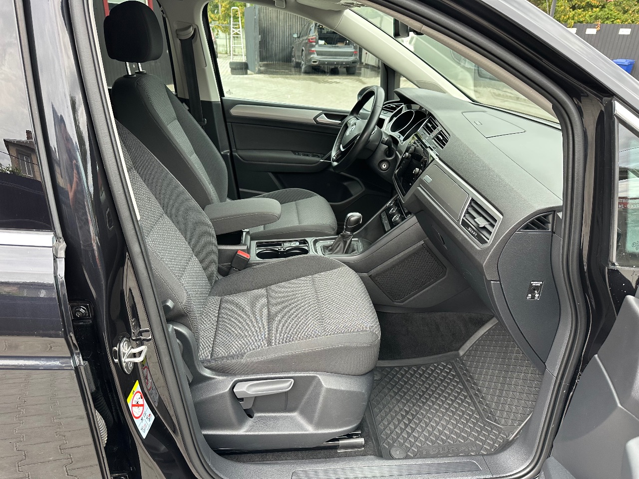 Volkswagen Touran - фото 28