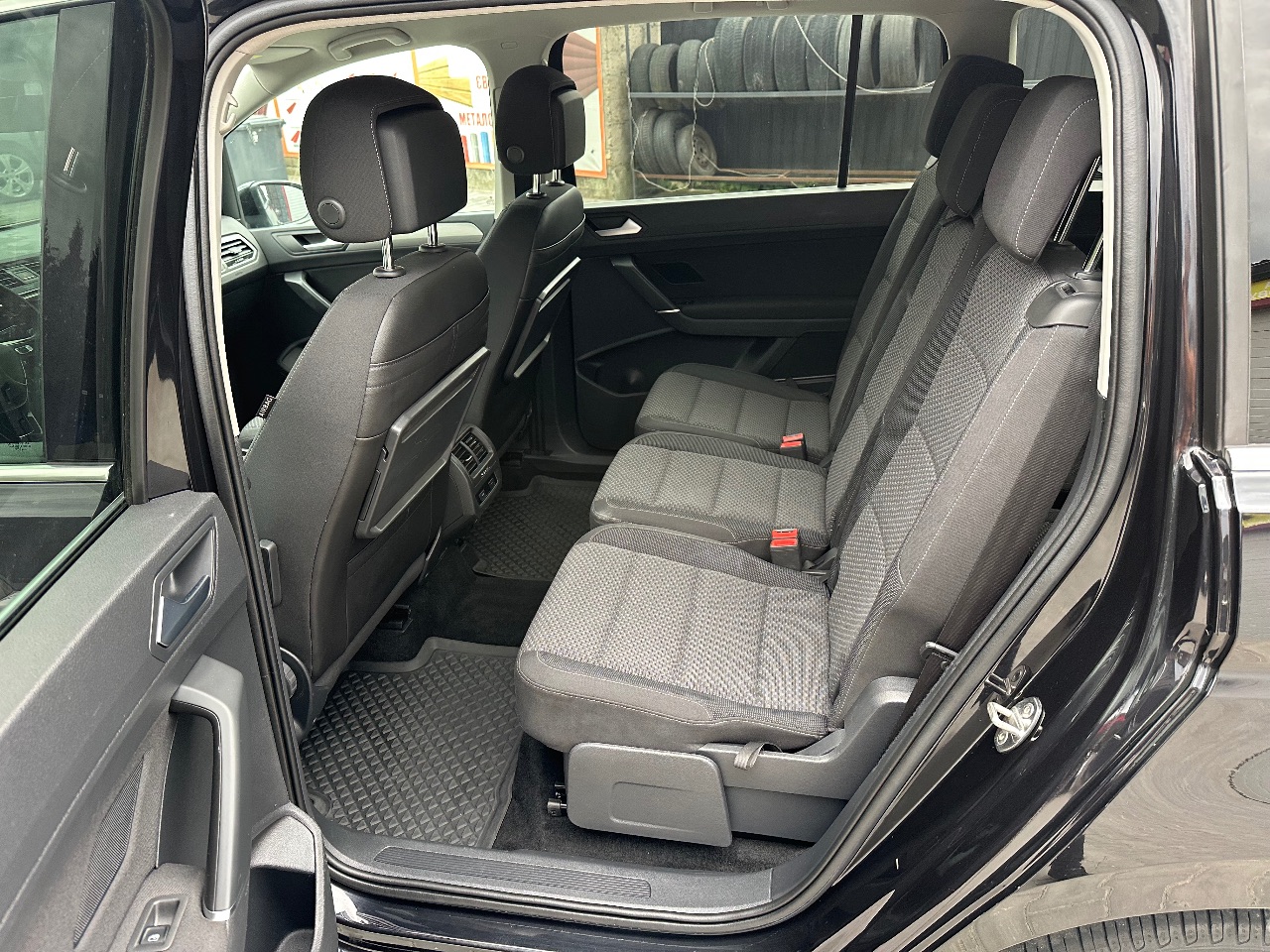 Volkswagen Touran - фото 40