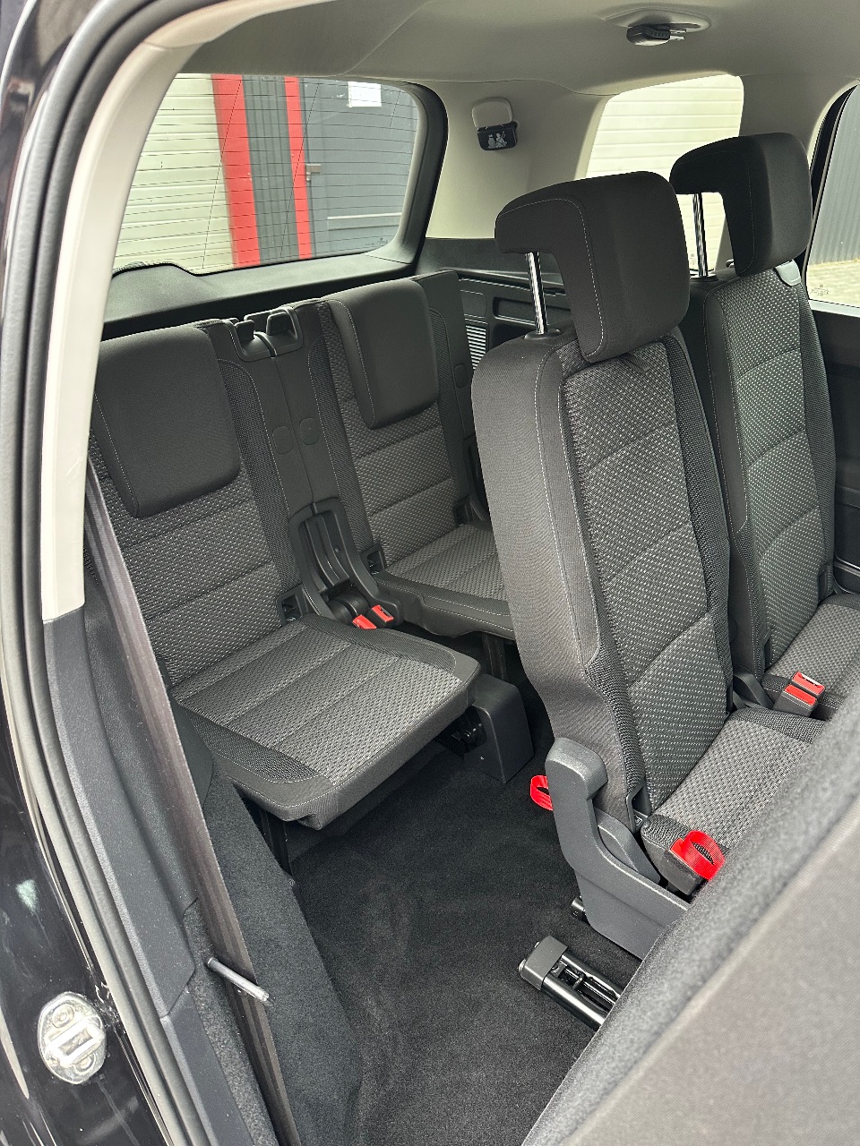 Volkswagen Touran - фото 38