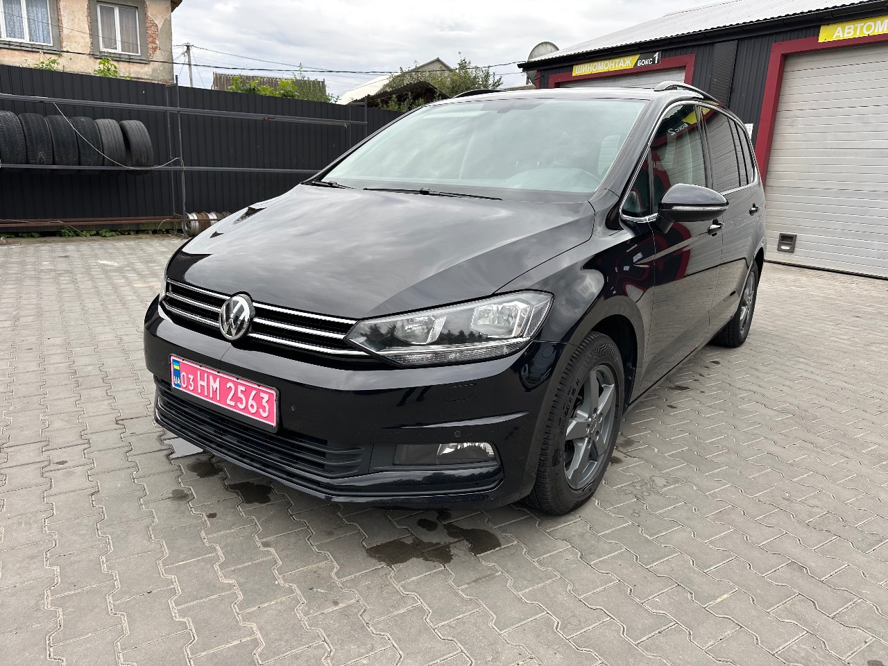 Volkswagen Touran - фото 2