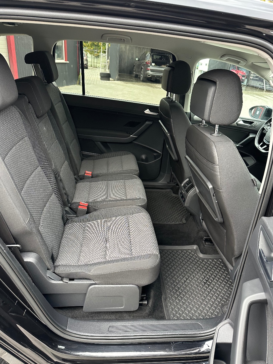 Volkswagen Touran - фото 35