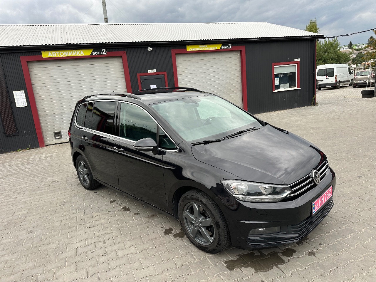 Volkswagen Touran - фото 7
