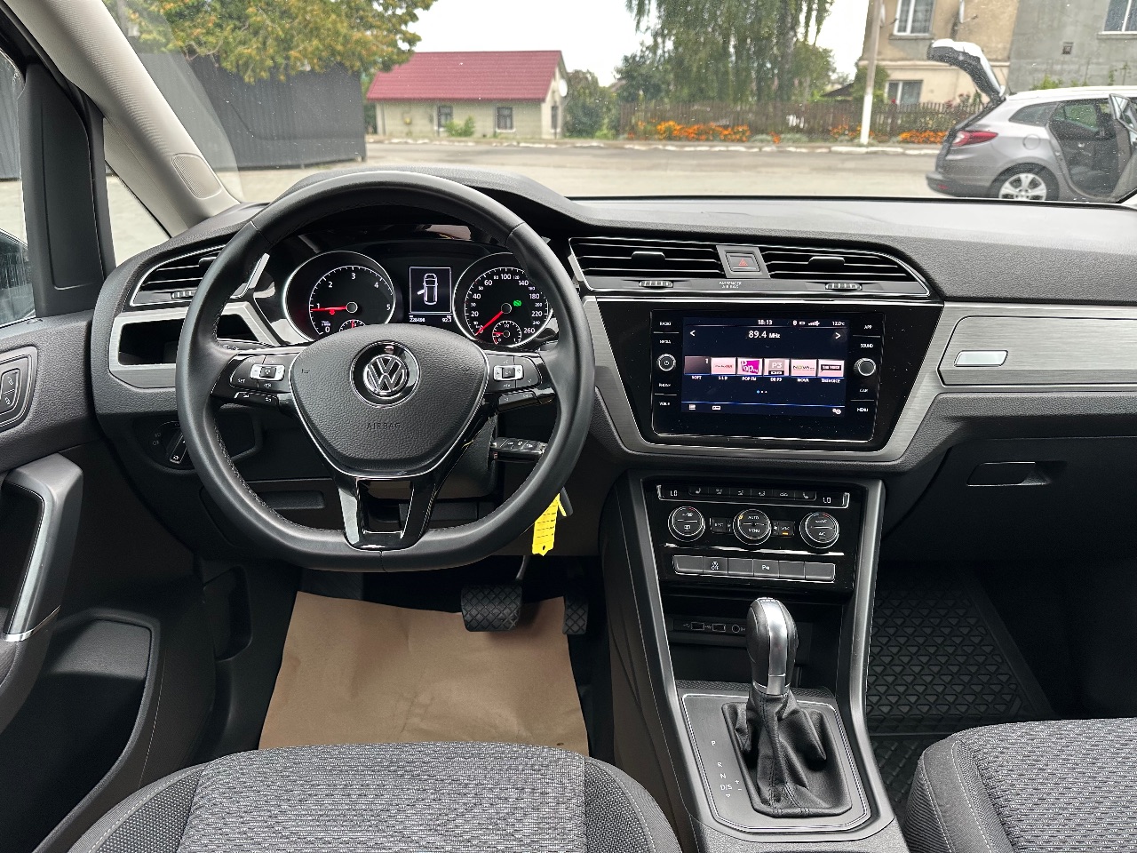 Volkswagen Touran - фото 61