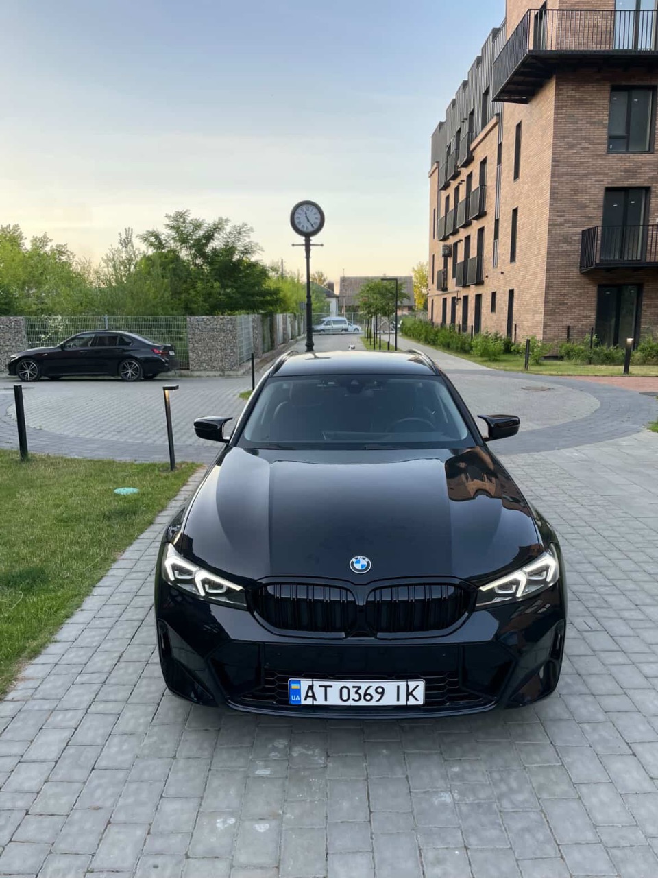 BMW 3 серії - фото 1