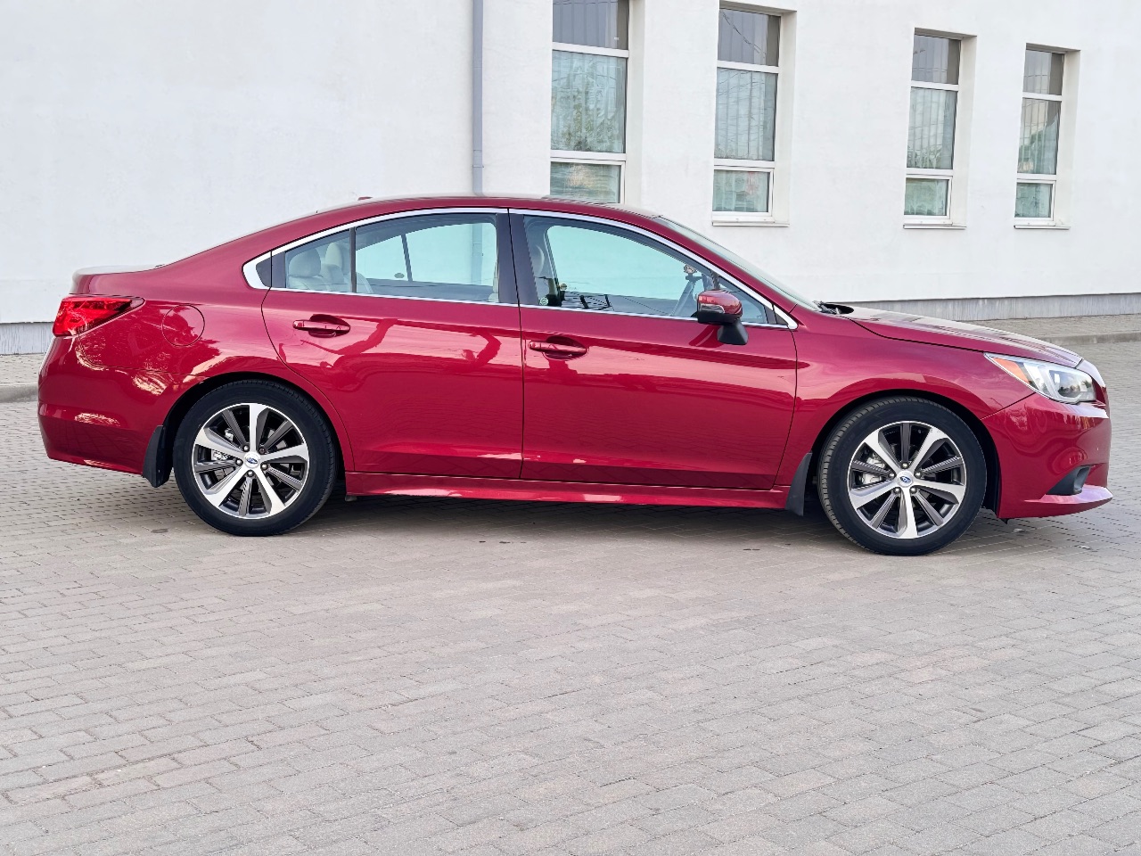 Subaru Legacy - фото 4