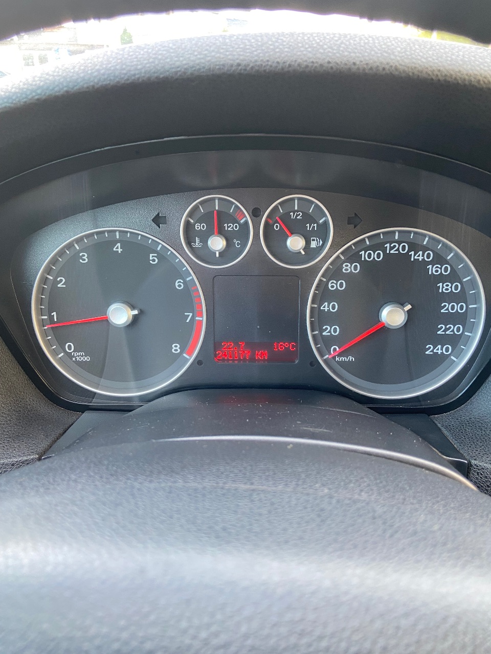 Ford Focus - фото 15