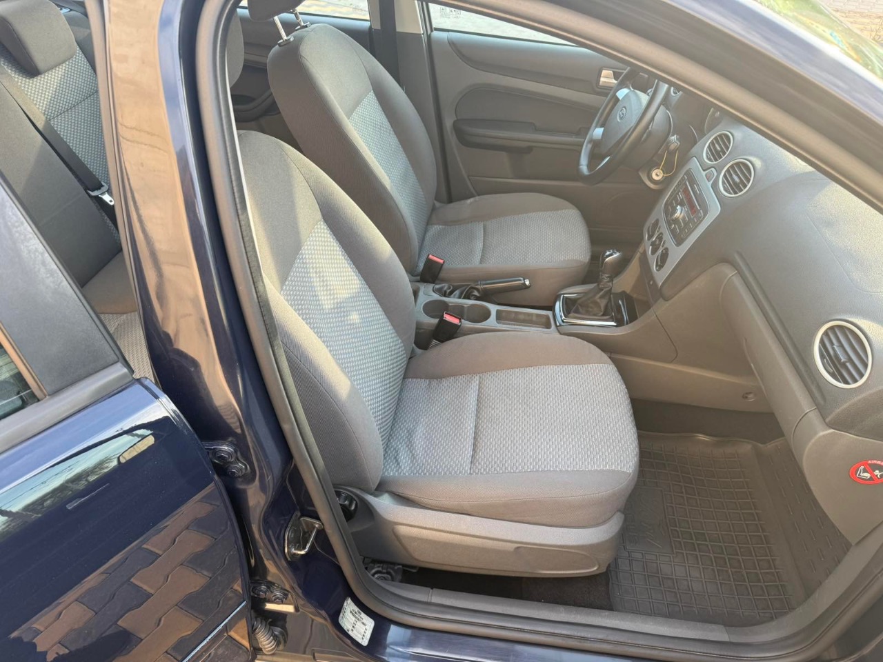 Ford Focus - фото 16