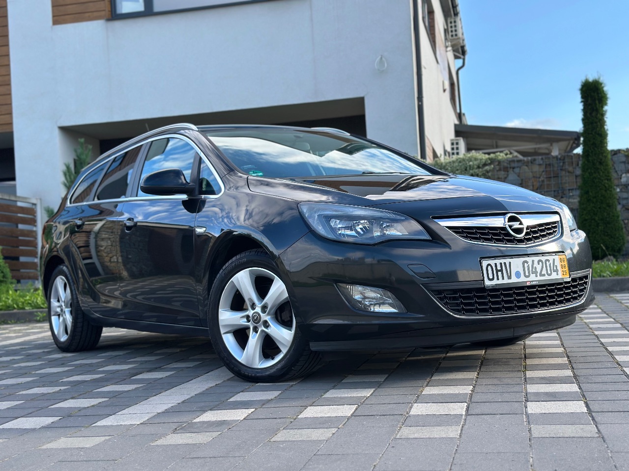 Opel Astra - фото 1