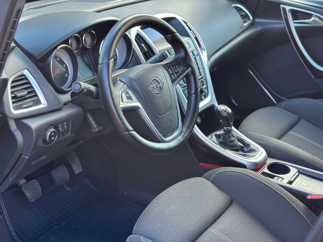 Opel Astra - фото 9