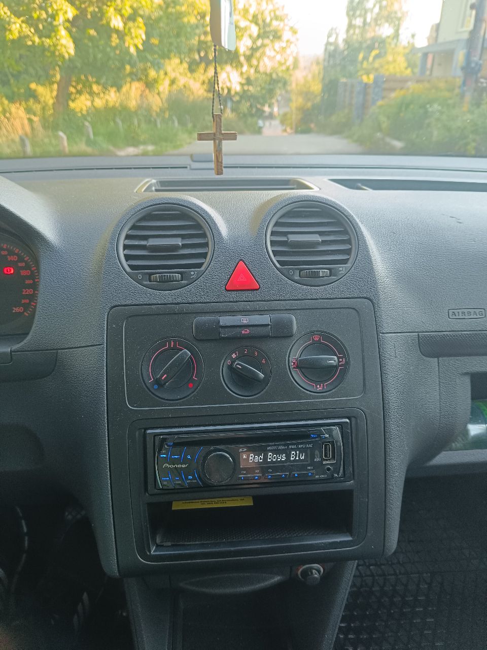 Volkswagen Caddy - фото 12