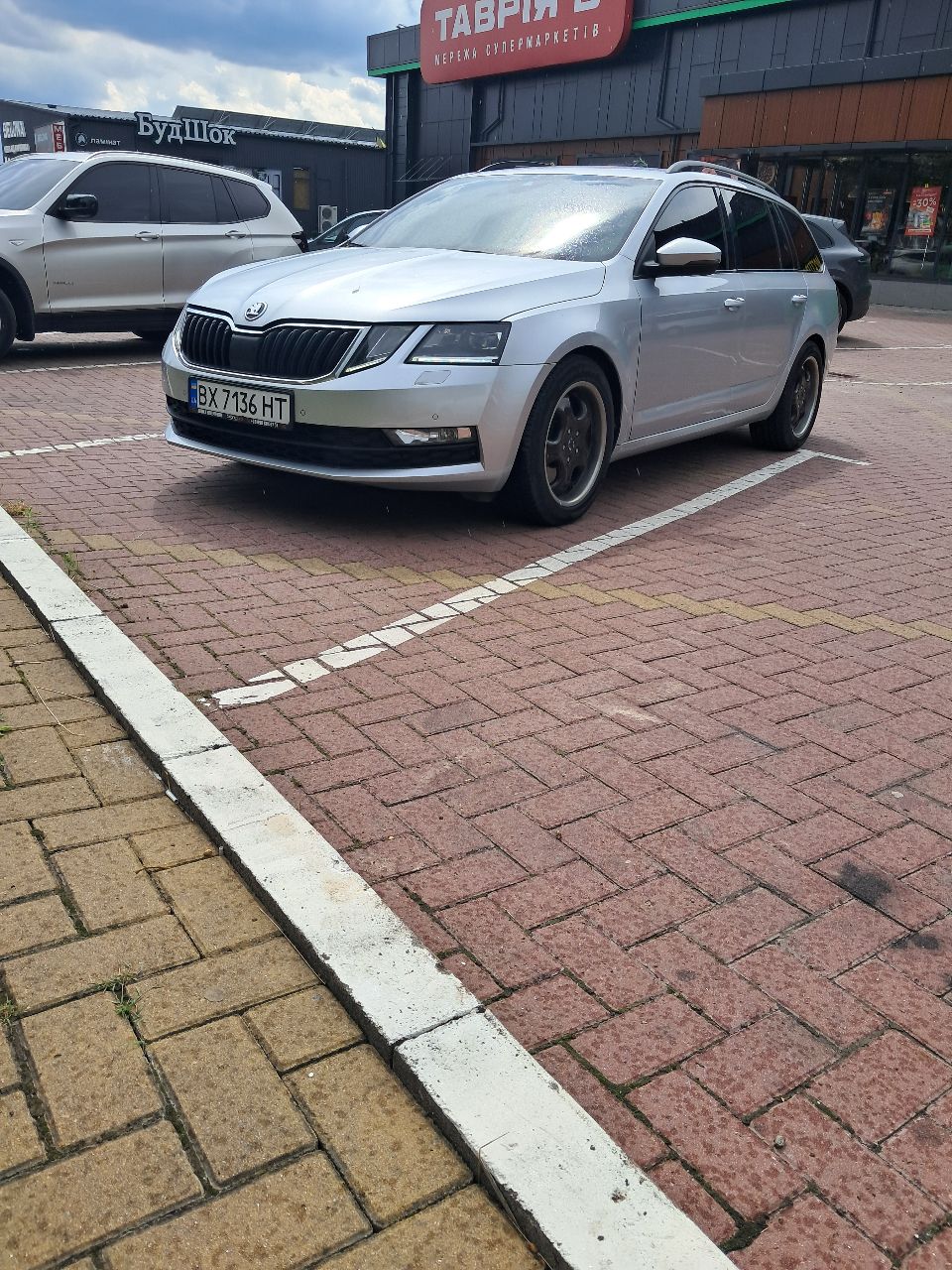 Skoda Octavia - фото 2