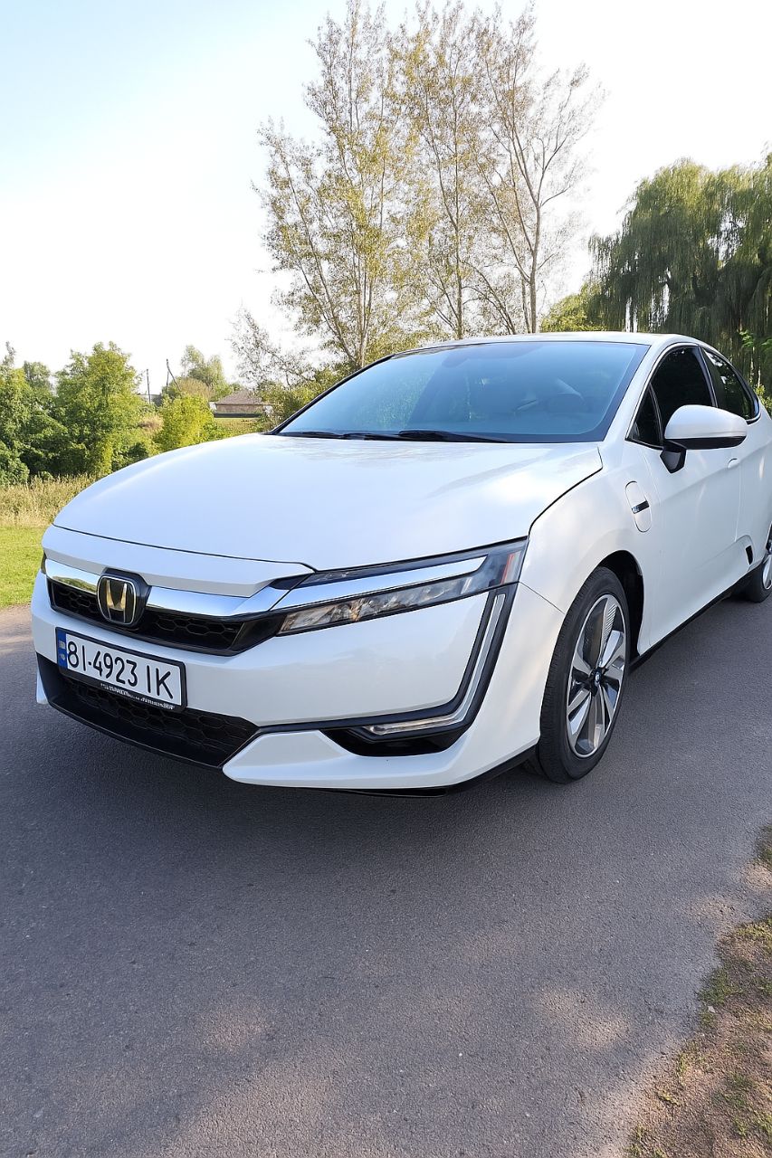 Honda Clarity - фото 1