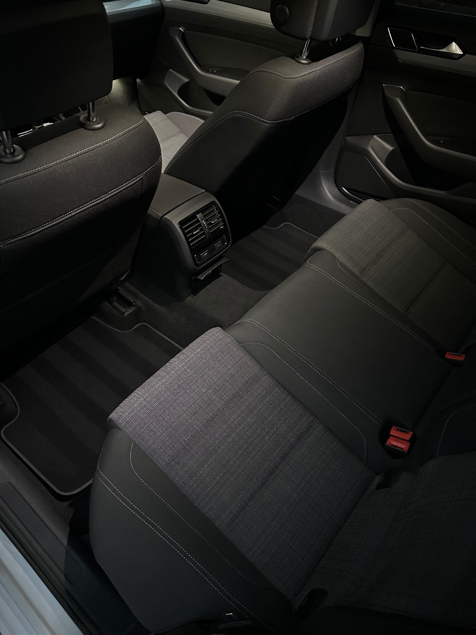 Volkswagen Passat - фото 32