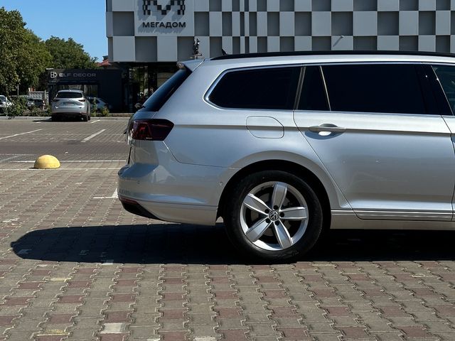 Volkswagen Passat - фото 5
