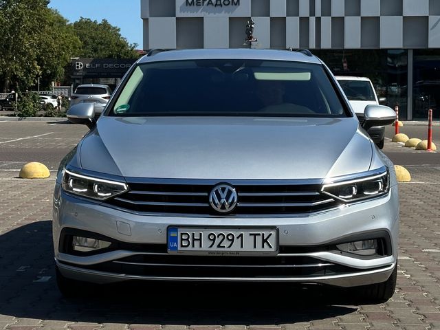 Volkswagen Passat - фото 2