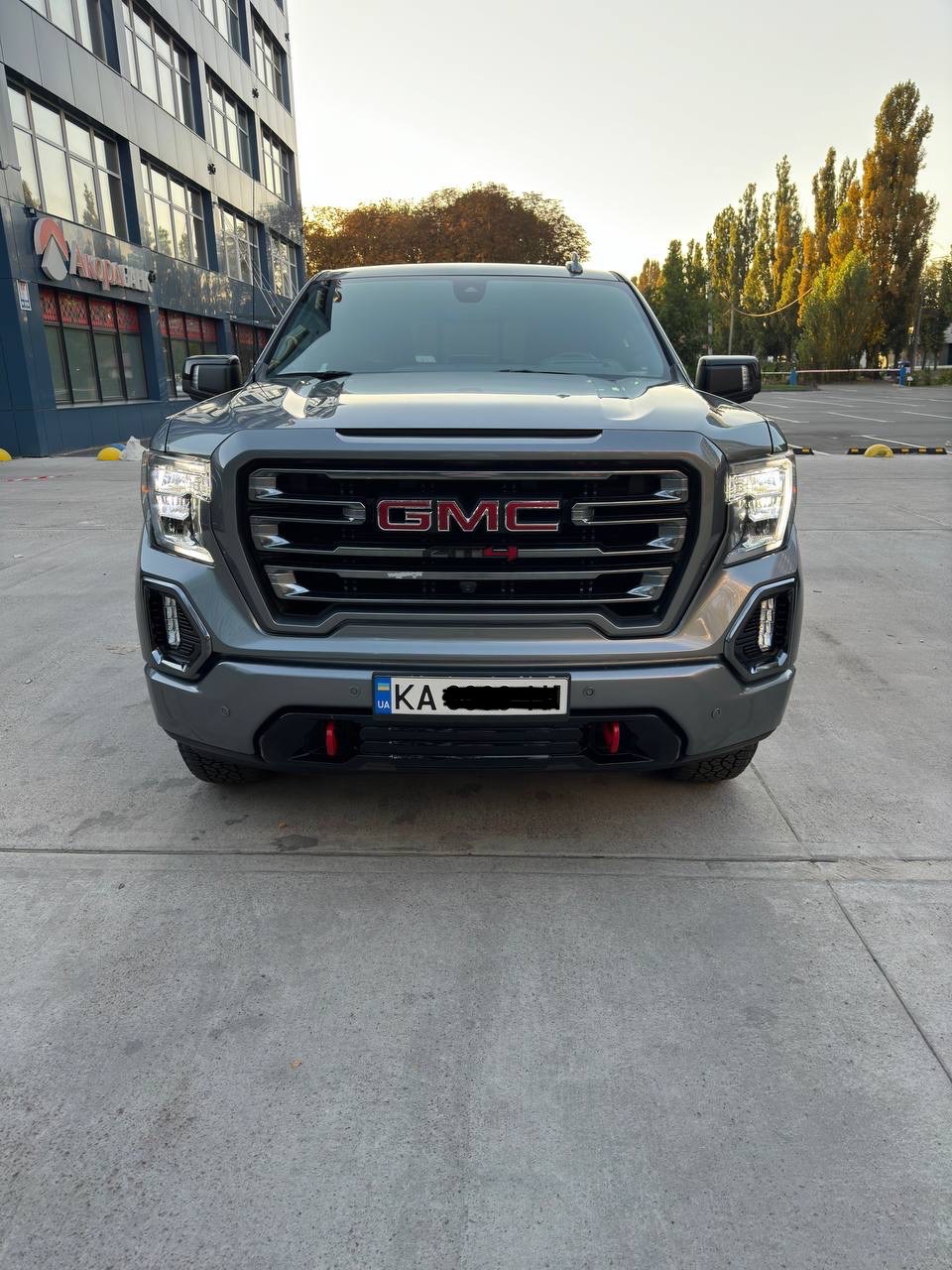 GMC Sierra - фото 1