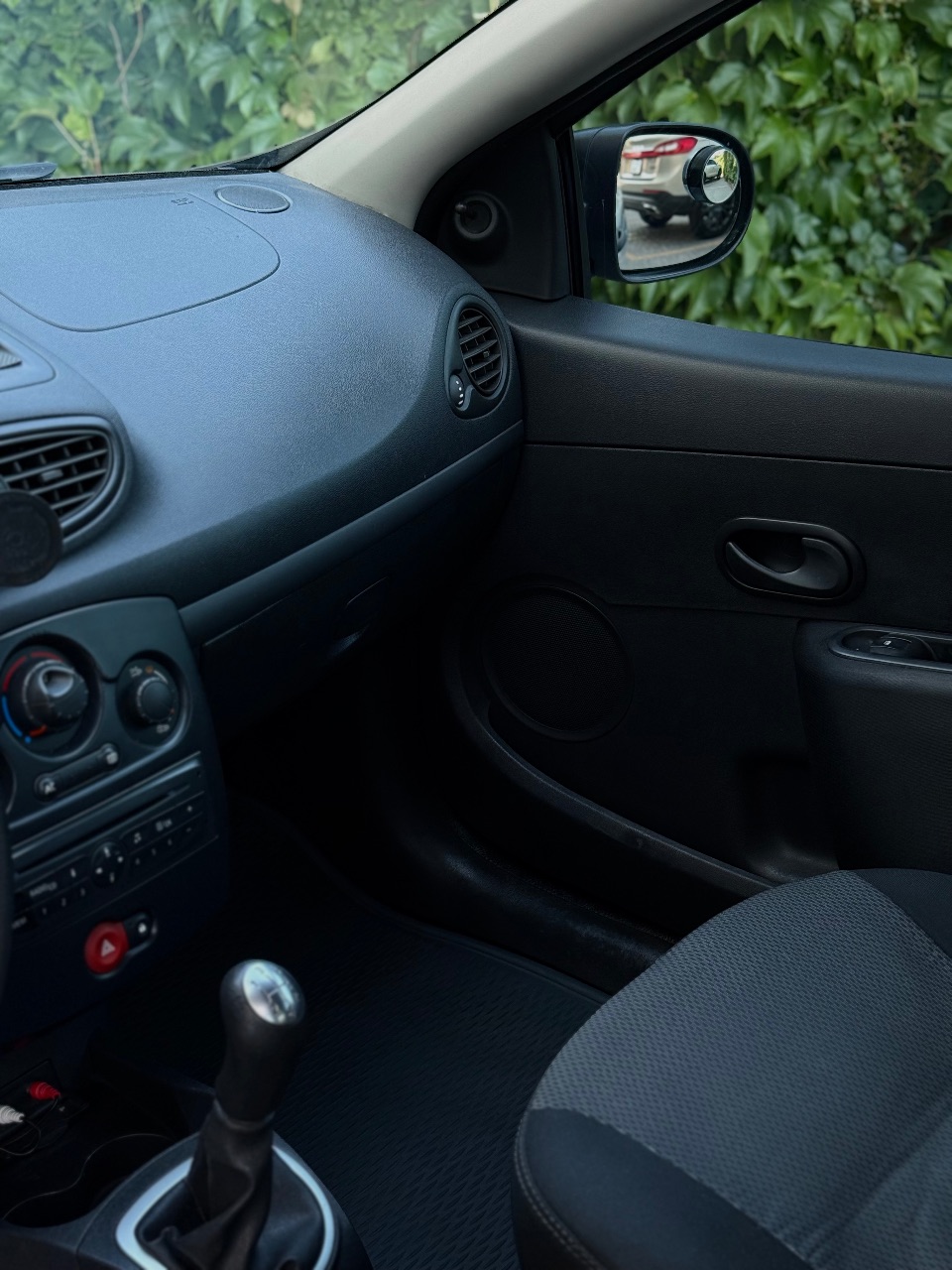 Renault Clio - фото 13