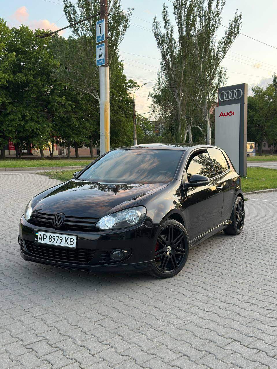 Volkswagen Golf - зображення 1
