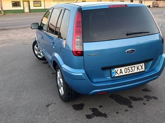 Ford Fusion - зображення 5