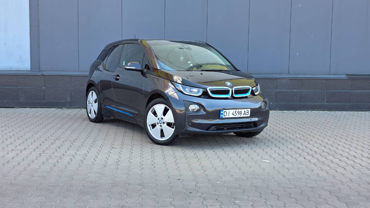 BMW i3 - фото 1