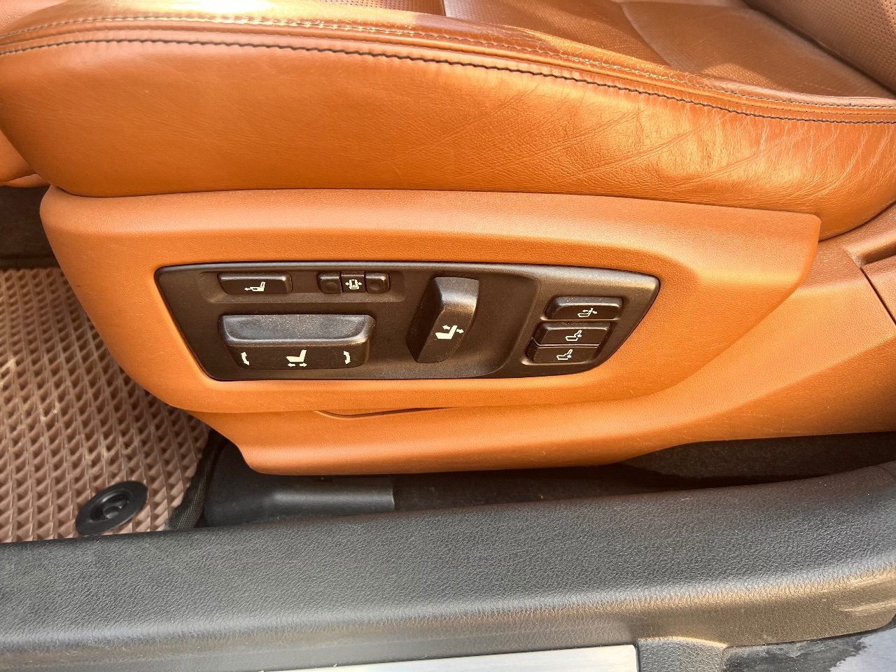 Lexus GS - фото 9