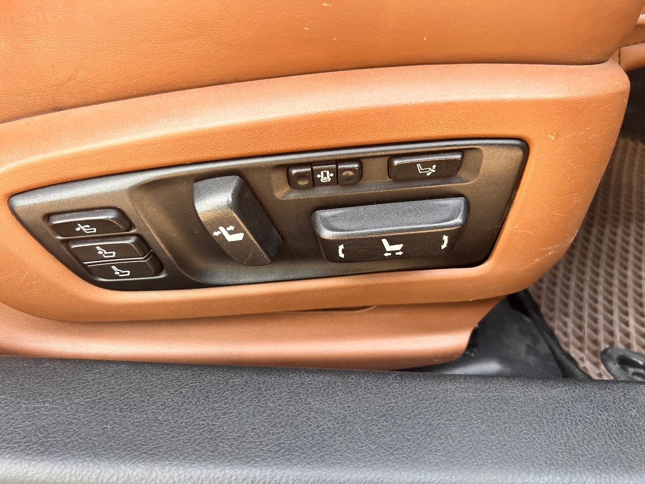 Lexus GS - фото 21