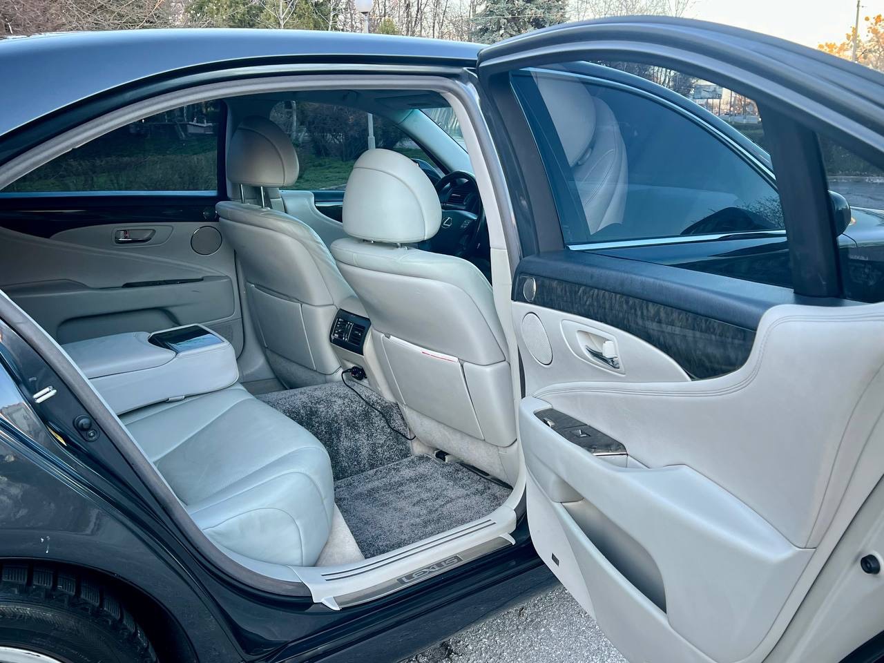 Lexus LS - фото 22