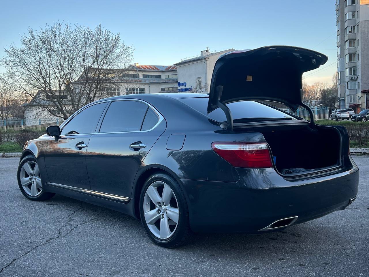 Lexus LS - фото 14