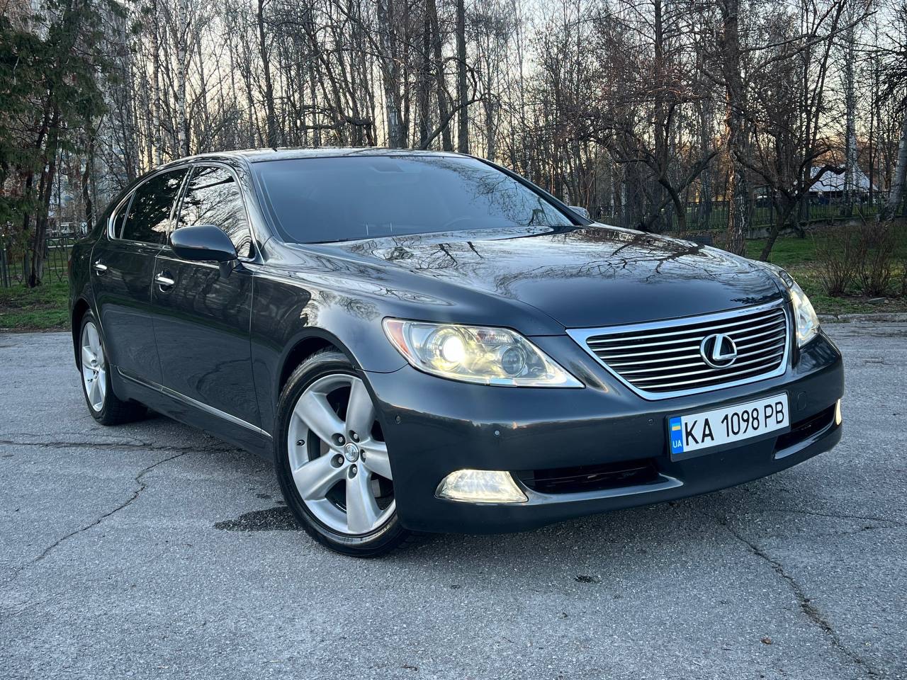Lexus LS - фото 2