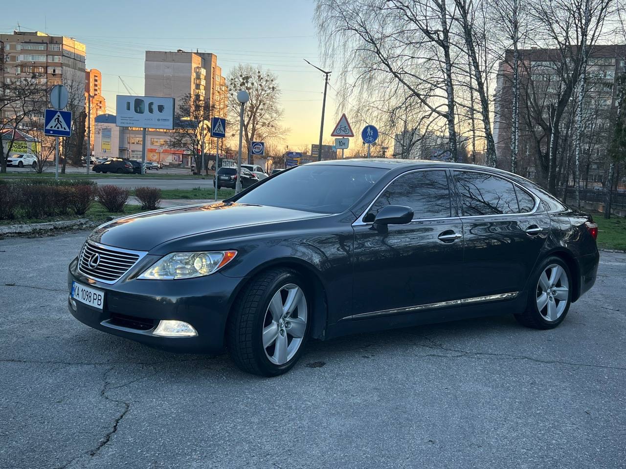 Lexus LS - фото 6