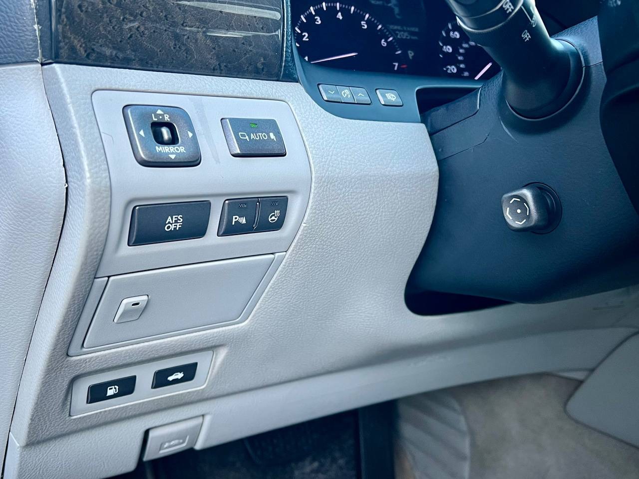 Lexus LS - фото 36