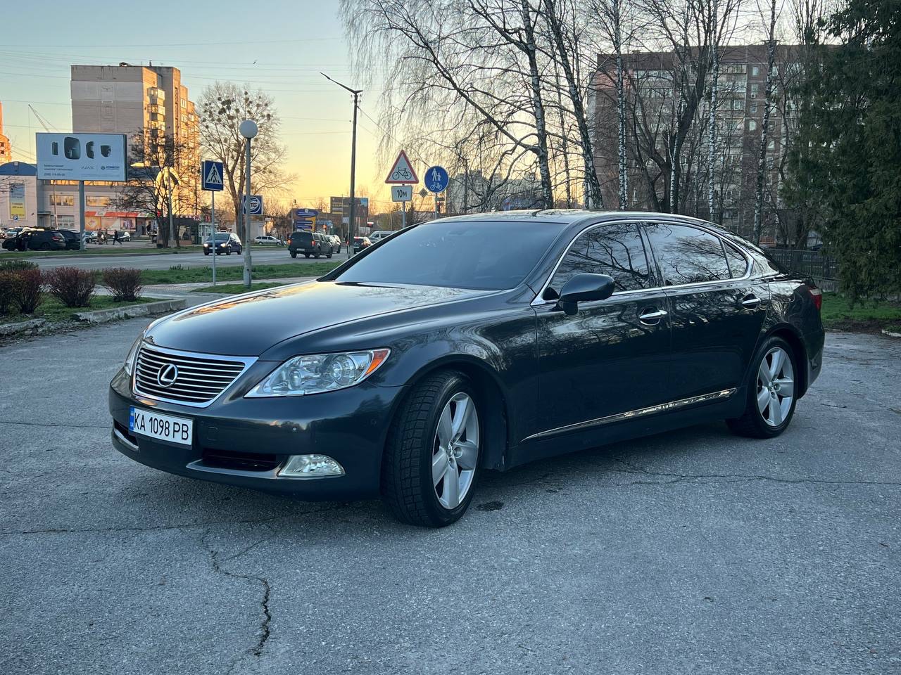 Lexus LS - фото 9