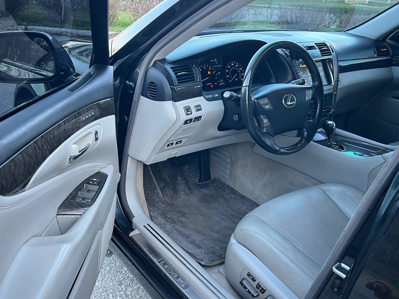 Lexus LS - фото 18