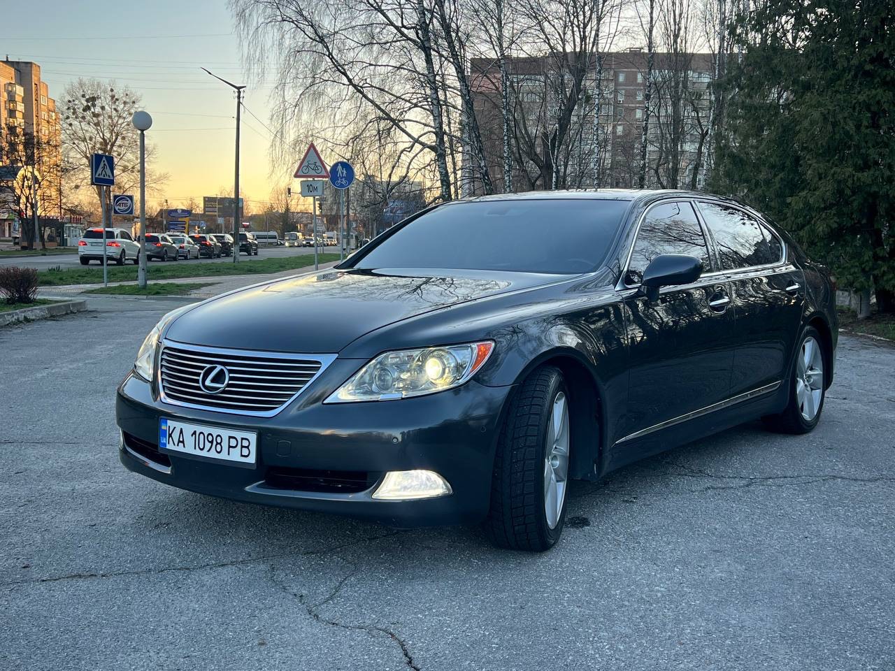 Lexus LS - фото 5