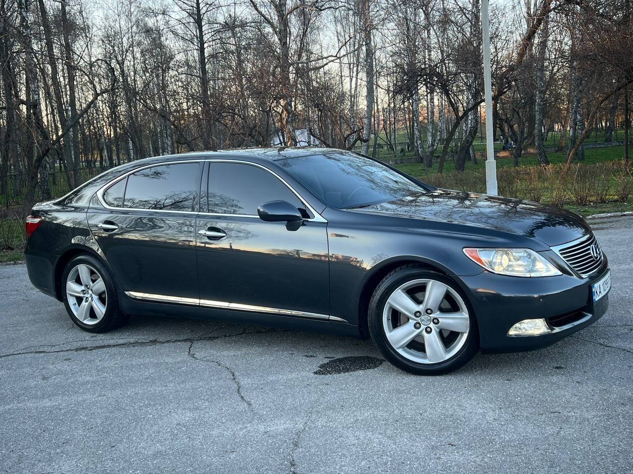 Lexus LS - фото 3