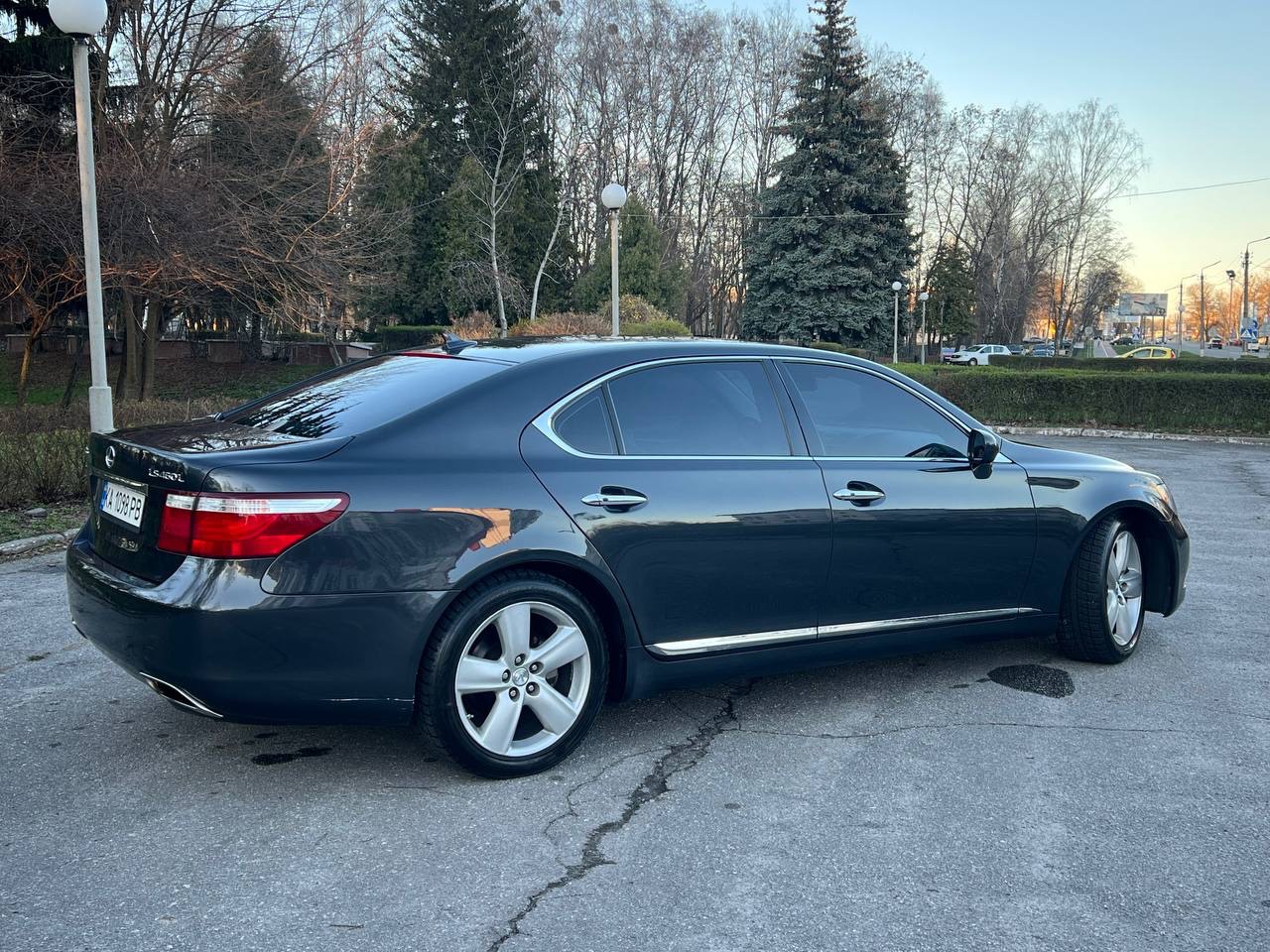 Lexus LS - фото 10