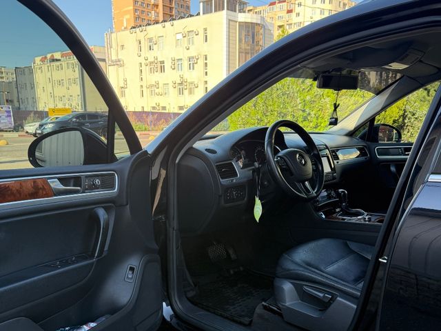 Volkswagen Touareg - фото 3