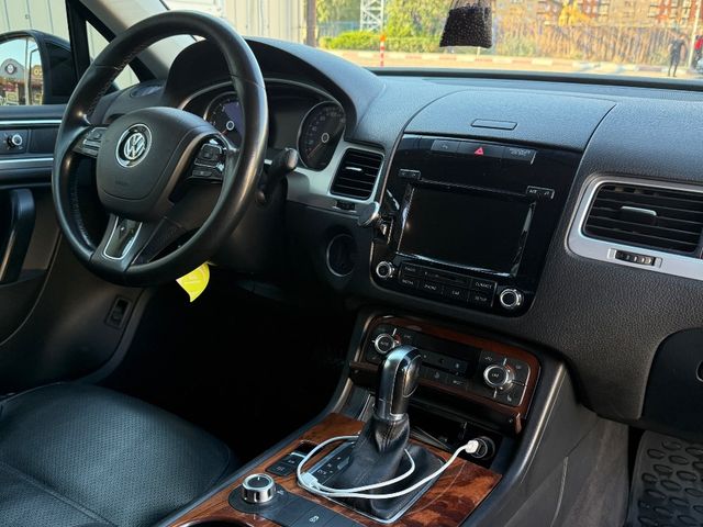 Volkswagen Touareg - фото 4