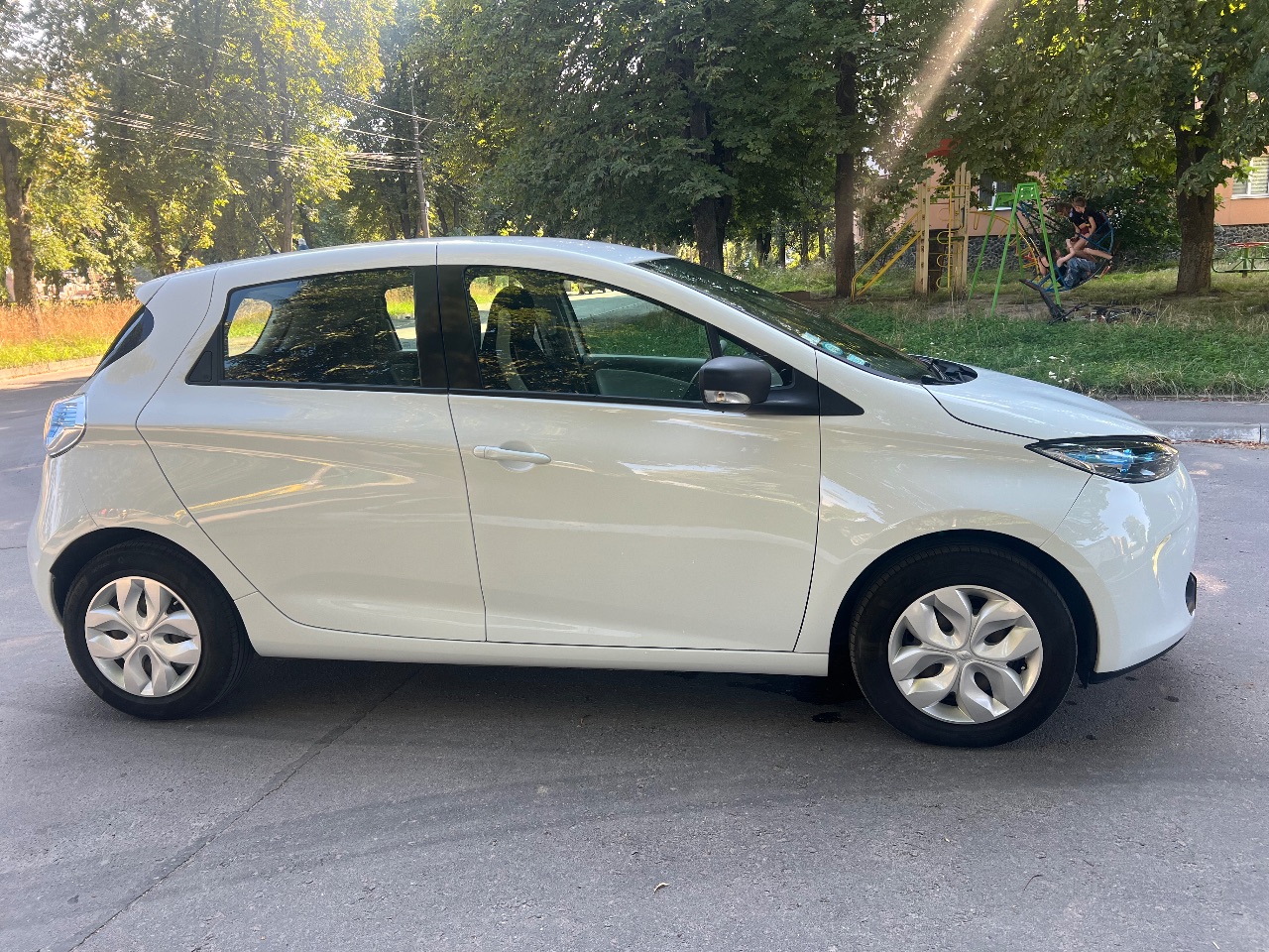 Renault ZOE - фото 5