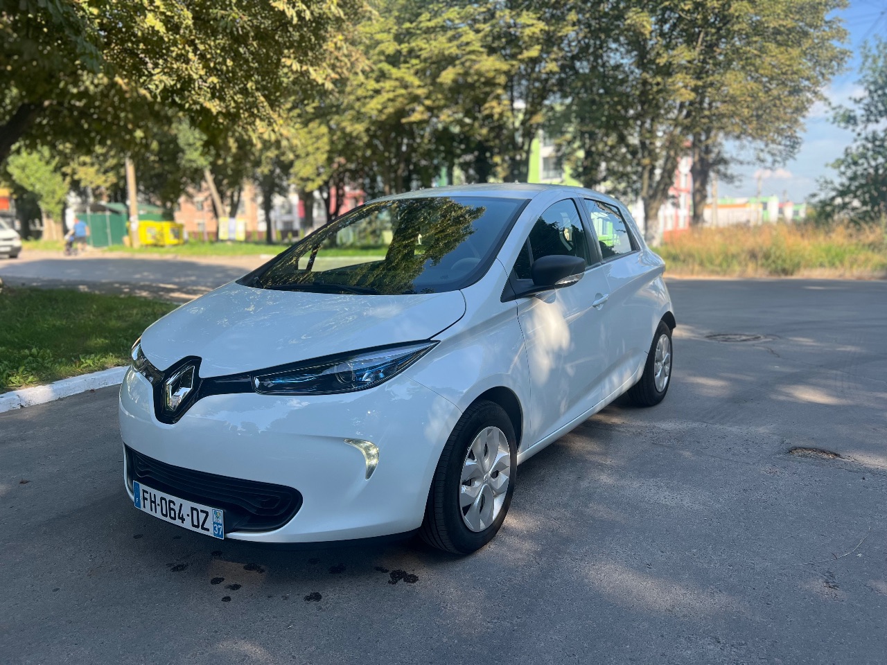 Renault ZOE - фото 2