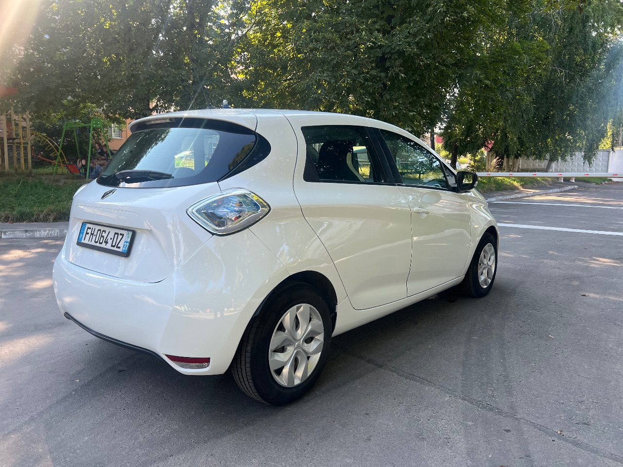 Renault ZOE - фото 6