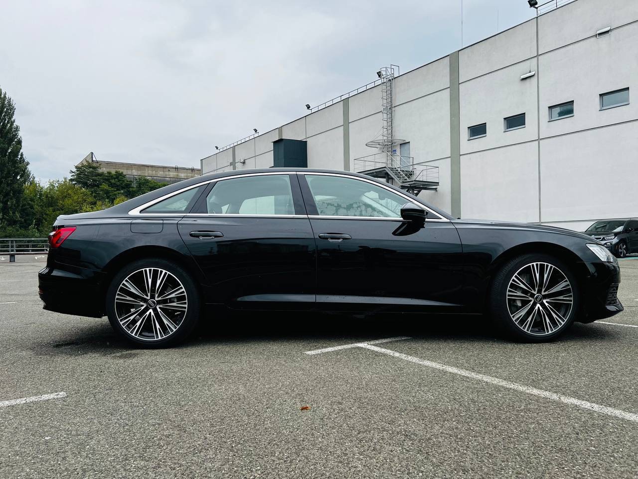 Audi A6 - фото 9