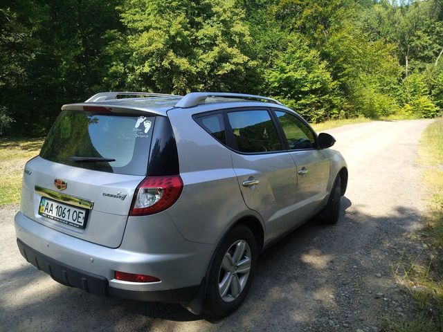 Geely Emgrand X7 - фото 3